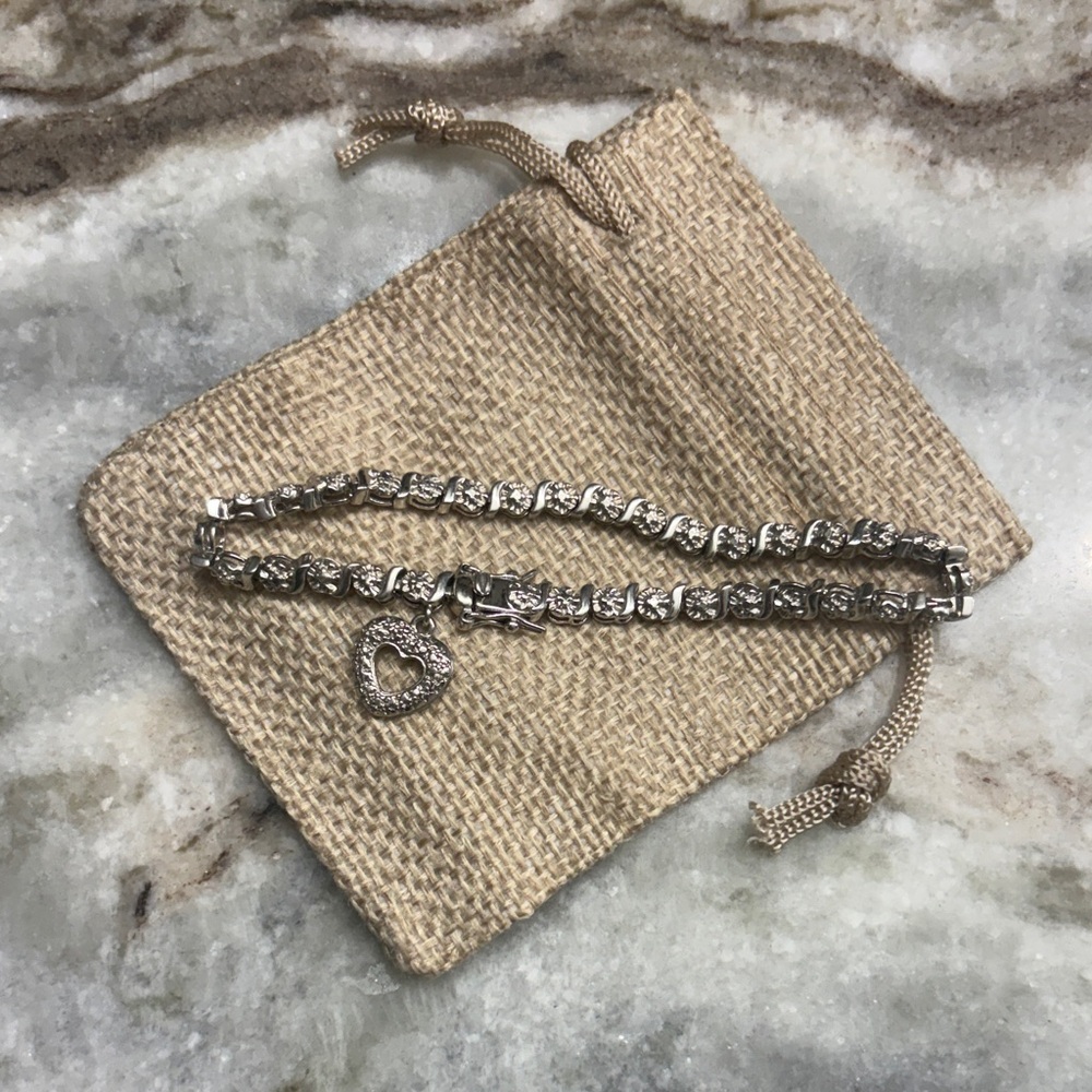 Chic Silver Heart Bracelet